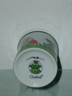 Goebel - "Frosch Freddi" - design T.Adam & S.Ziege - Germany